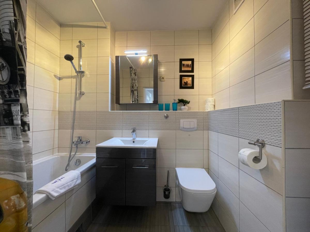 Wolin-Travel Apartament Dom Przy Parku Miedzyzdroje Exteriör bild