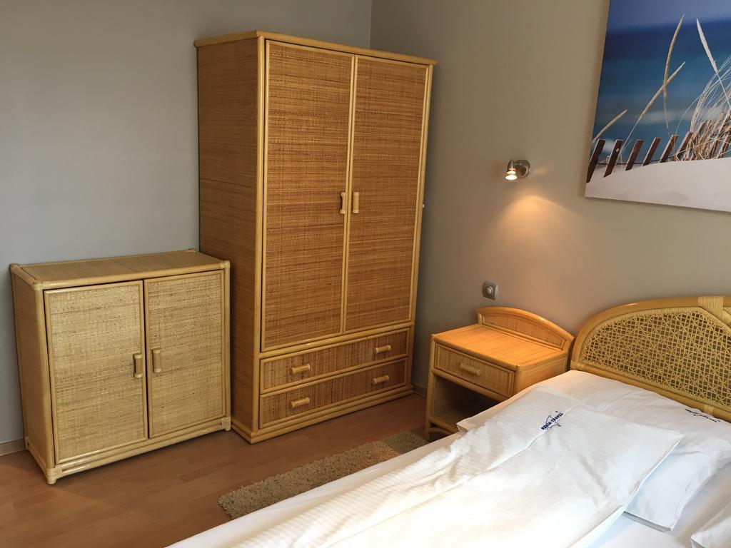 Wolin-Travel Apartament Dom Przy Parku Miedzyzdroje Exteriör bild